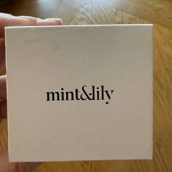 Silver Initial 'R' Necklace - Picture 3 of 3